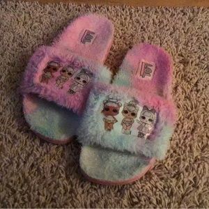 Girls LOL Slippers size 3